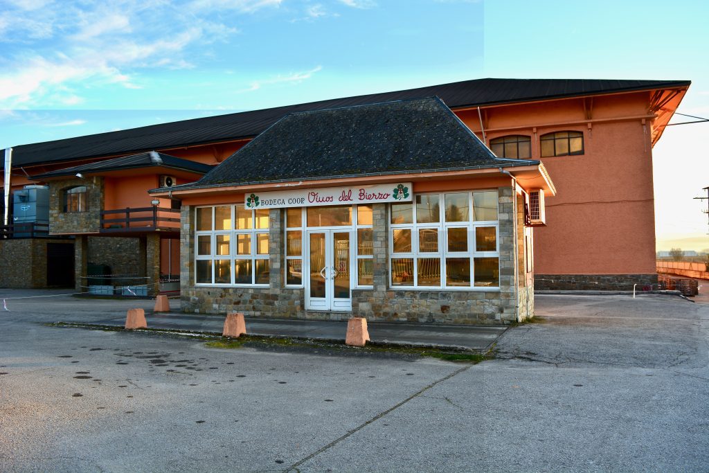 cacabelos-cooperativa-vinos-del-bierzo