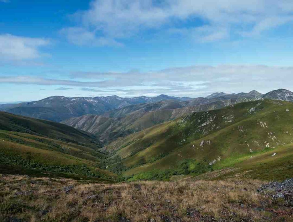 valle-montaña-bierzo-suelos-pizarra-granito