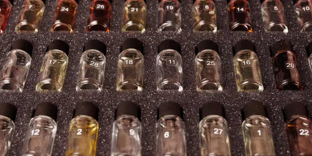 conjunto-de-aromas-de-vino-puro