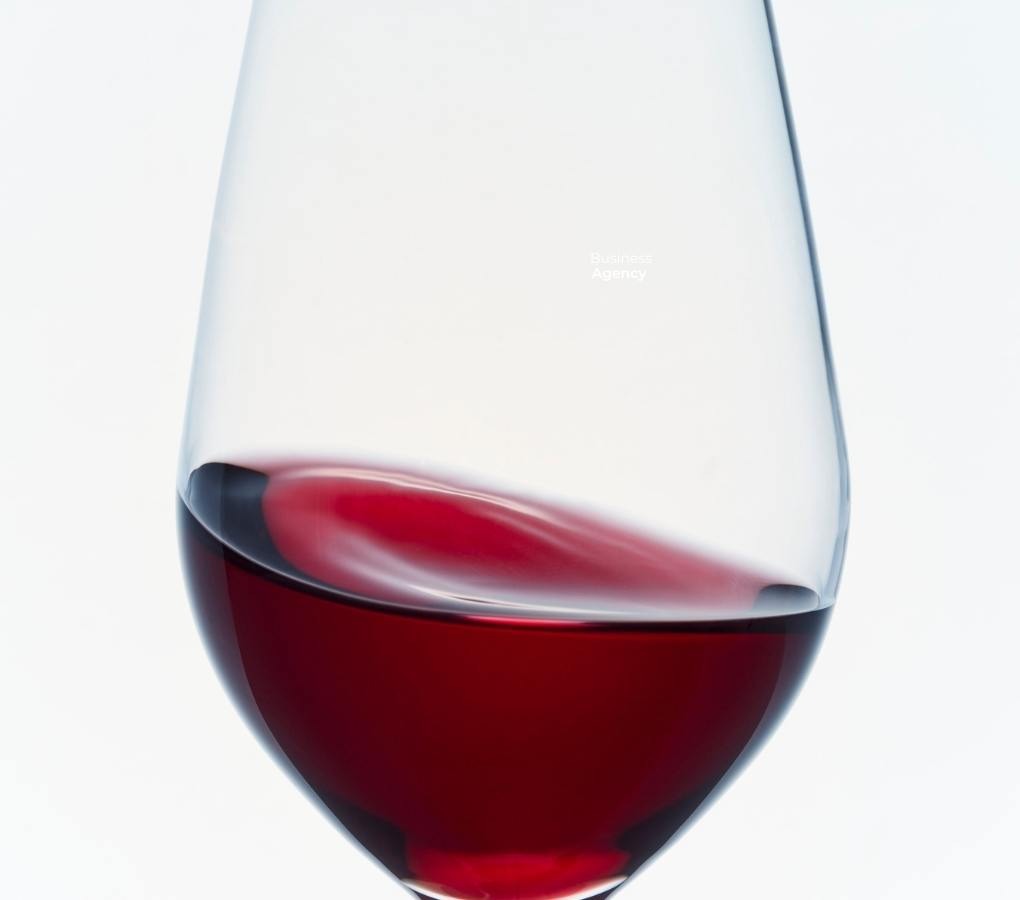 Cata de vino: observación del color y apariencia del vino